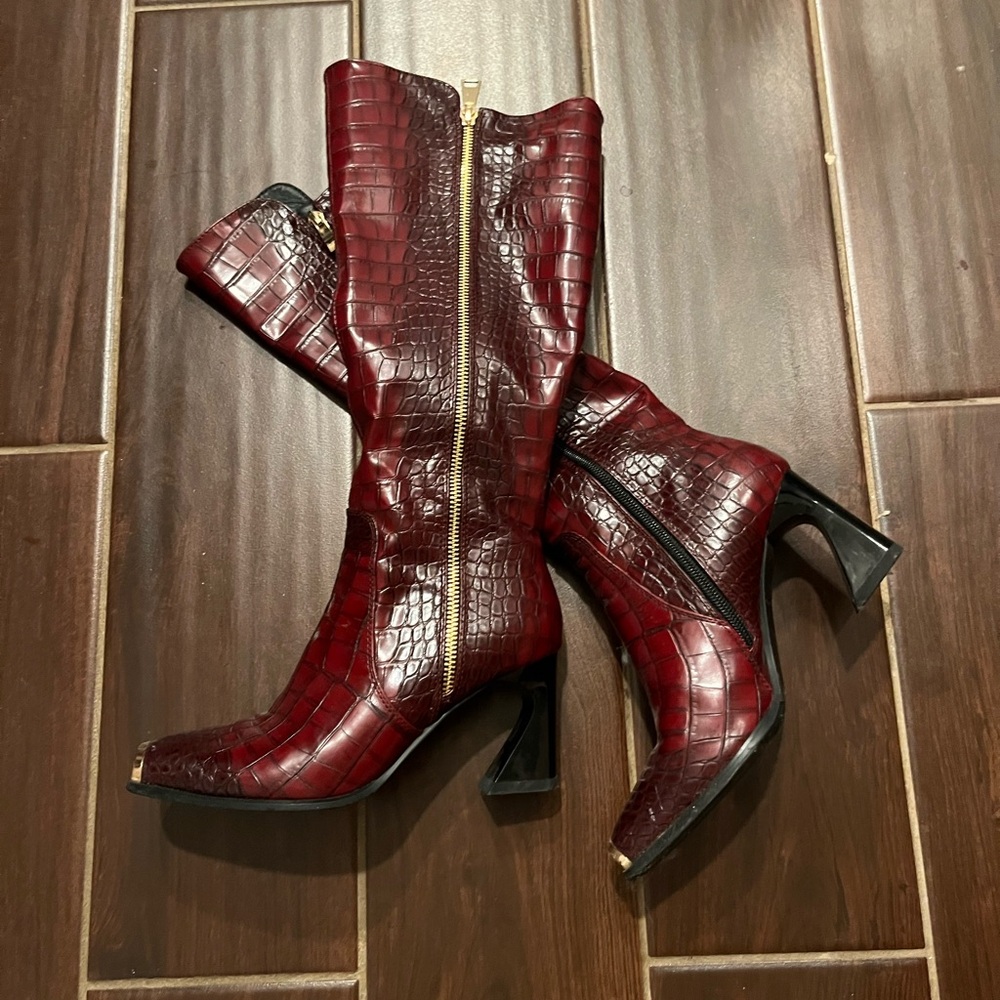 Elegant Crocodile-Embossed Red Boots